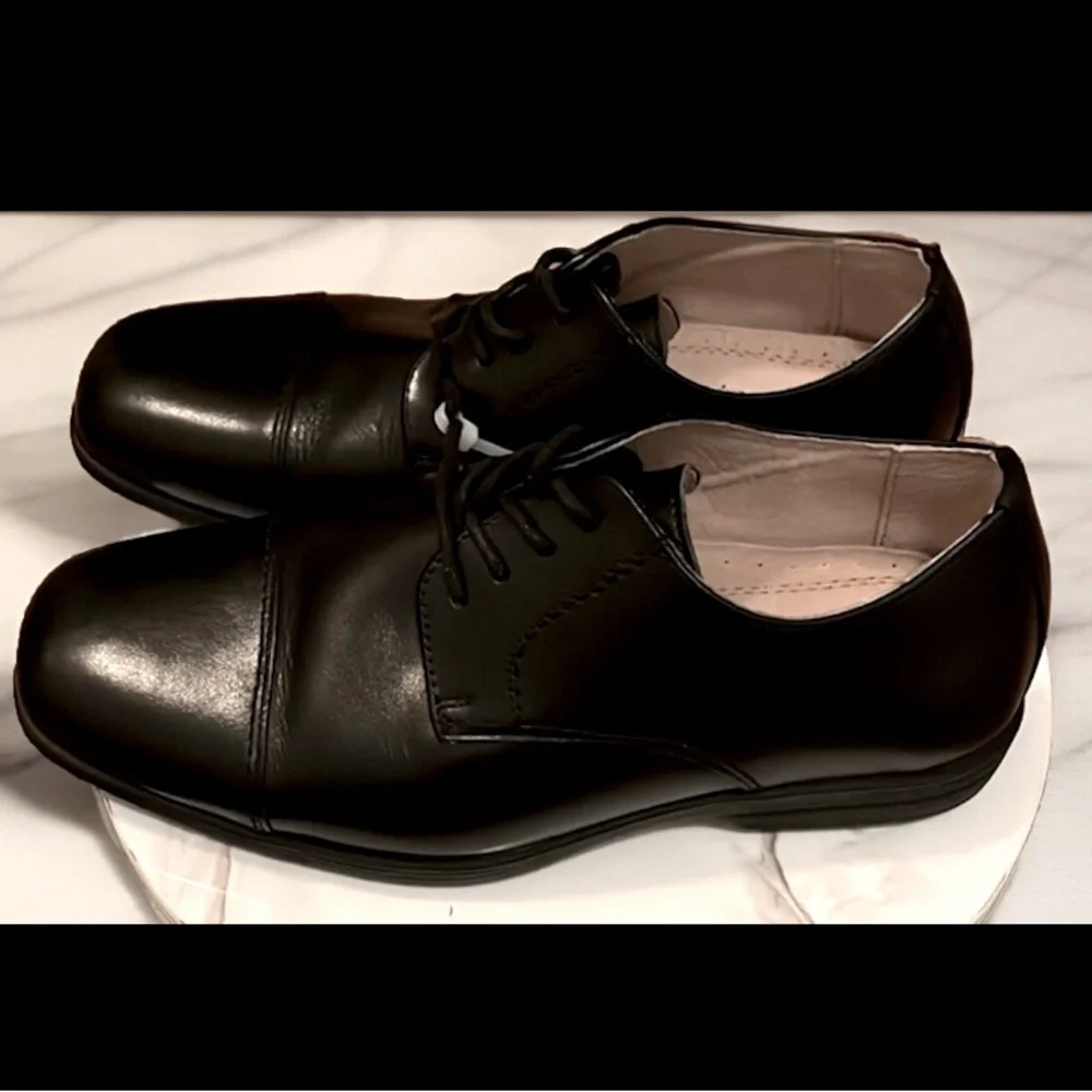 HOST PICK🙏Florsheim®Rolan Cap Toe Oxford Jr 💯Leather Memory Foam Bicycle Design